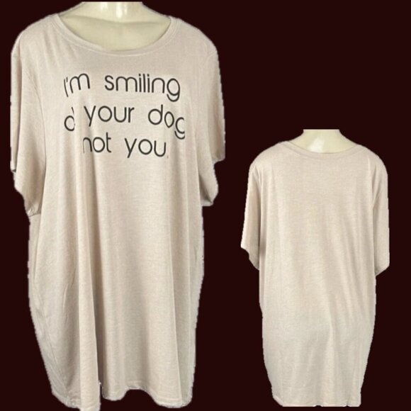 Torrid +6 Taupe Crew Text I'M Smiling At Your Dog Not You Short Sleeve T-Shirt - Picture 1 of 5